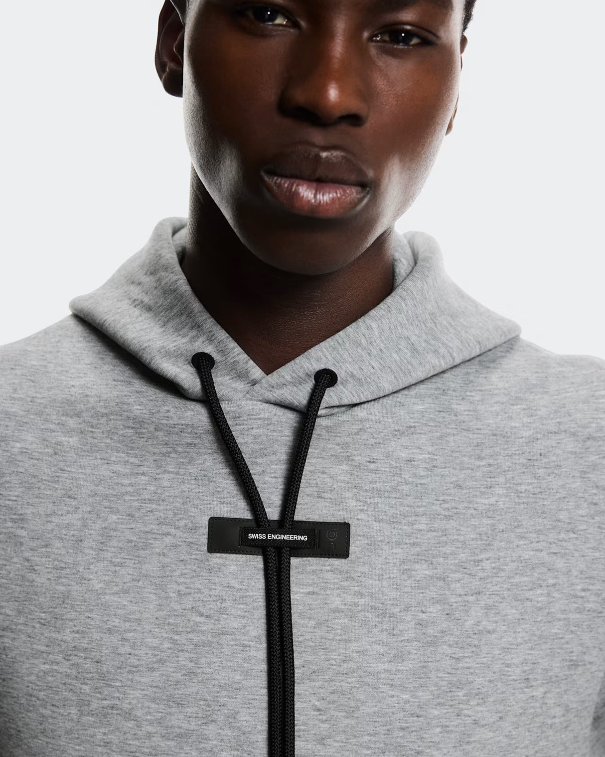 Hoodie On Focus Tech Hoodie Basalt