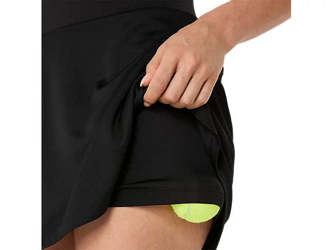 Jupe Asics Court Skirt Performance Black en mouvement