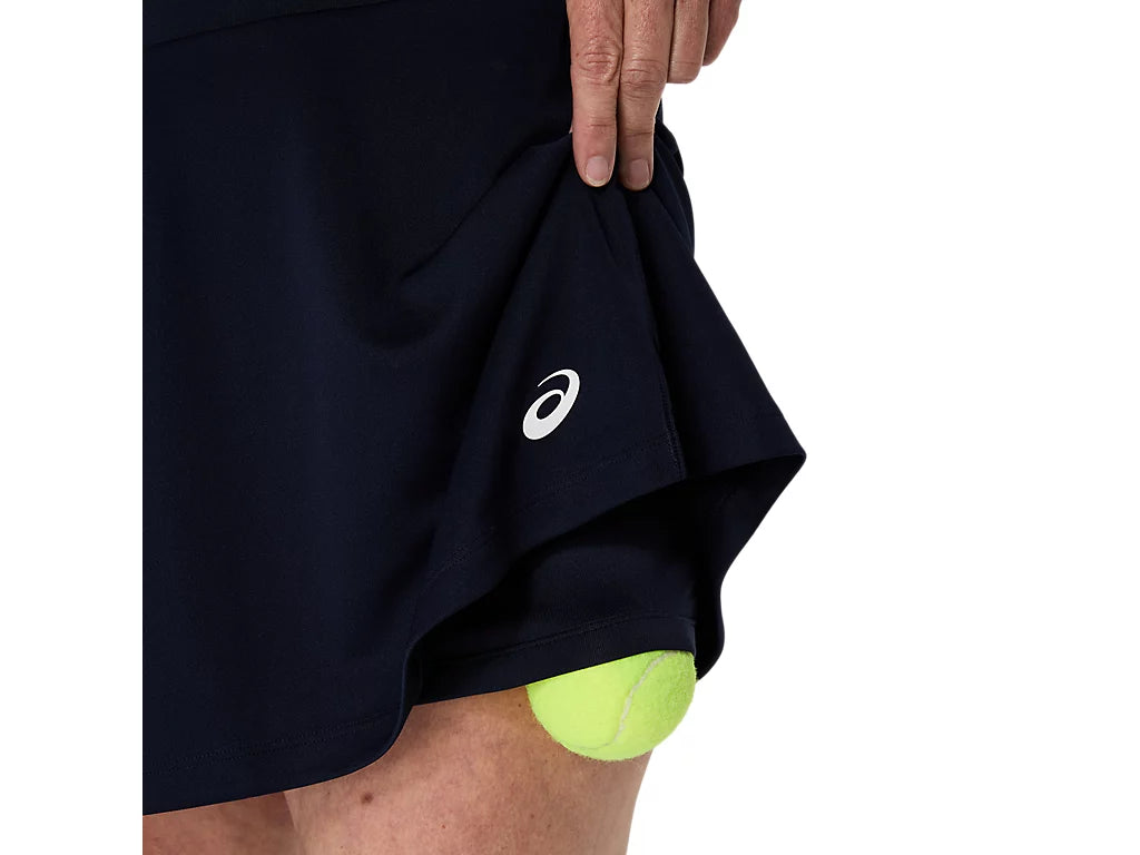 Jupe Asics Court Skirt Midnight en mouvement