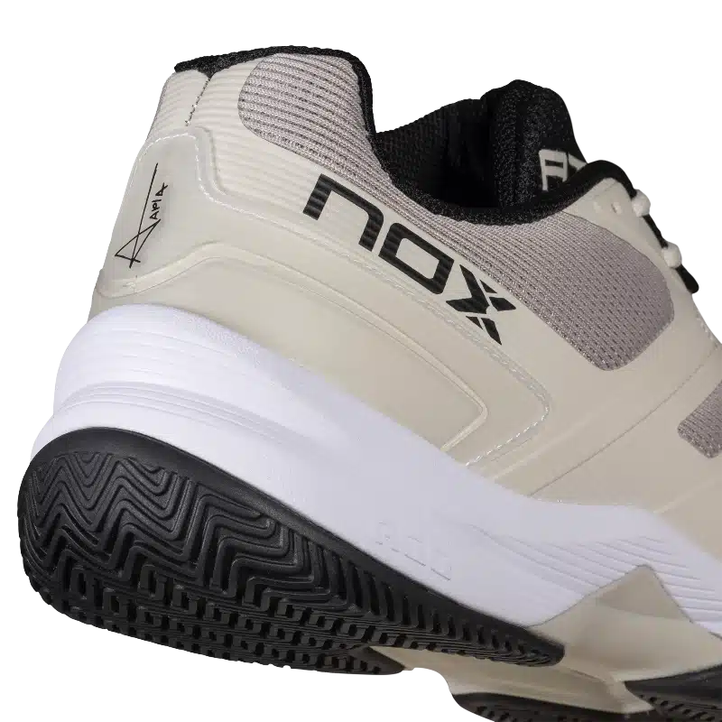 Chaussures de padel NOX AT10 Pro Beige / Noir
