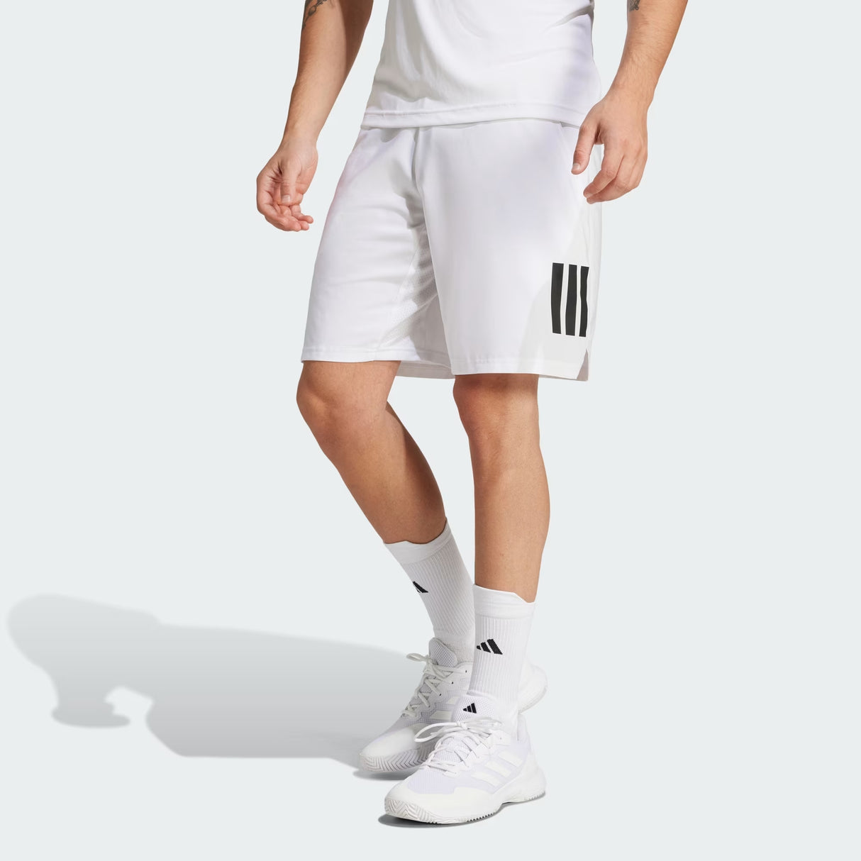 Short Adidas Club 3 Stripes blanc confort et respirant