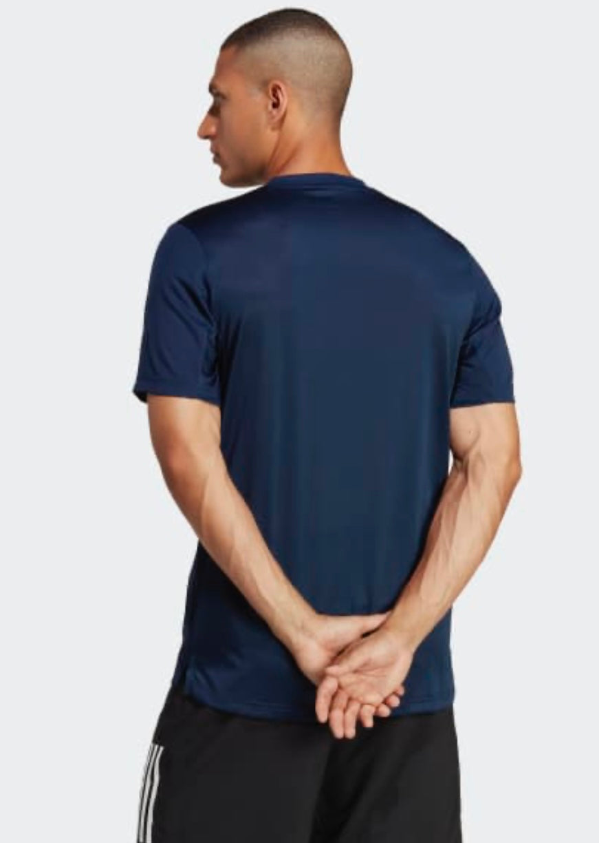 Détail du tissu respirant du tee shirt Adidas Club Navy