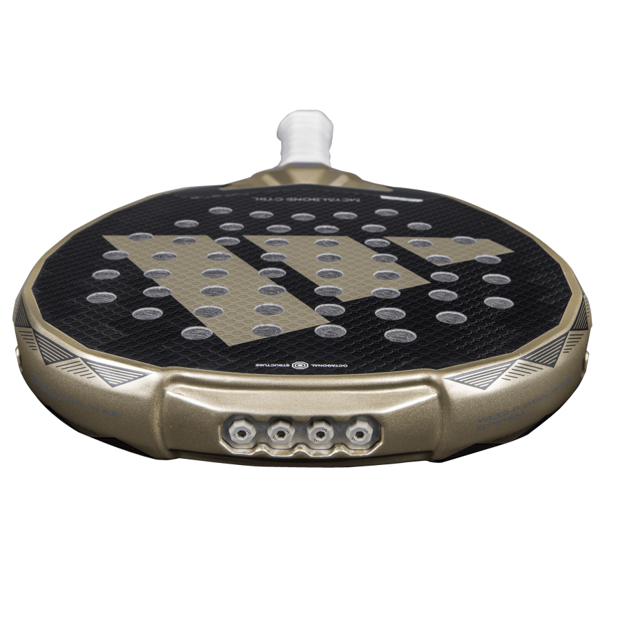 Raquette Adidas Metalbone CTRL 3.4 en action sur le terrain