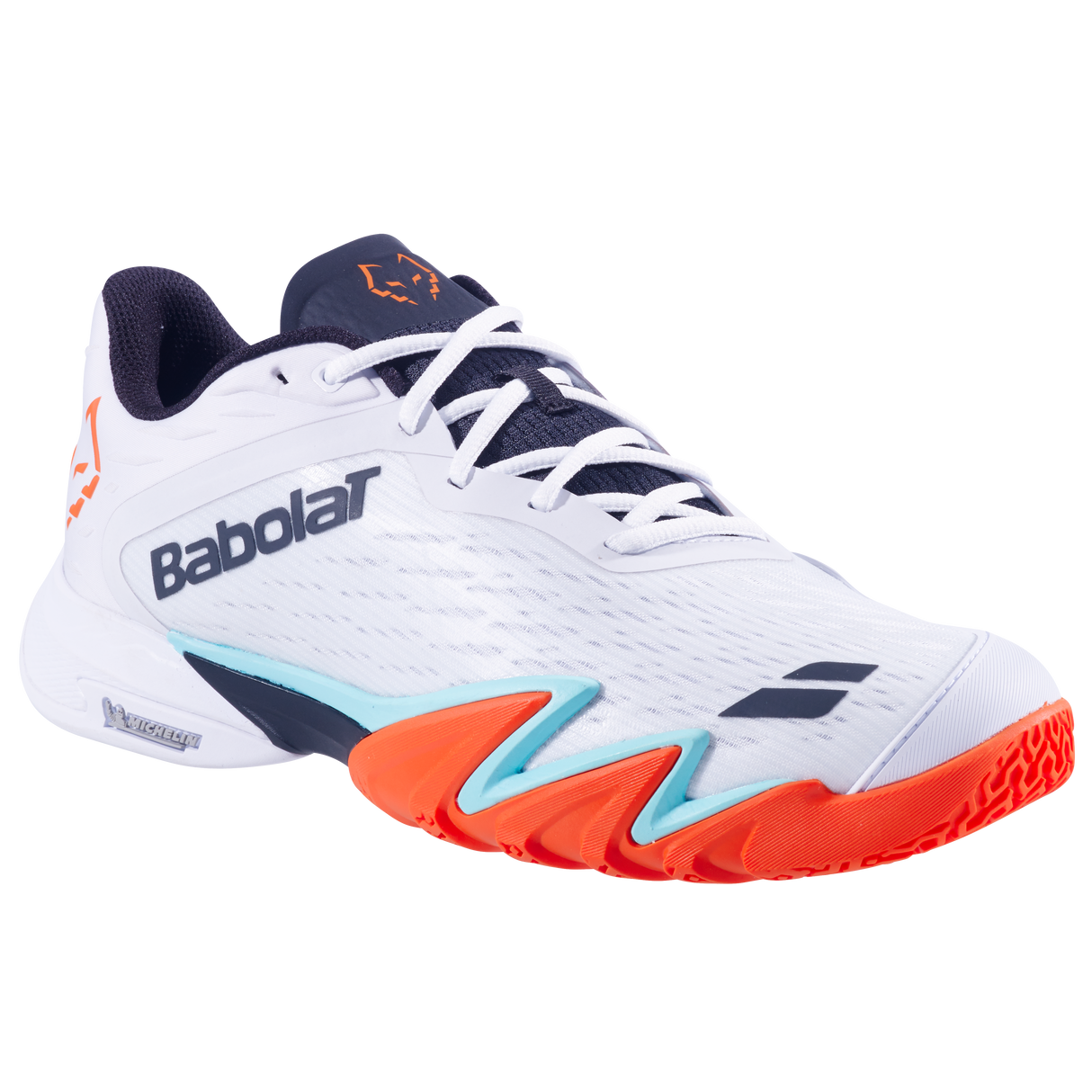 Chaussures de padel Babolat Jet Premura 3 pour hommes en blanc et orange, avec semelle adaptée pour le sport.