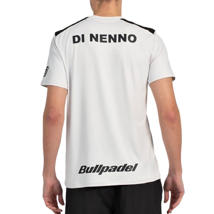 Joueur portant le Tee Shirt Bullpadel Di Nenno Gris Perla en match