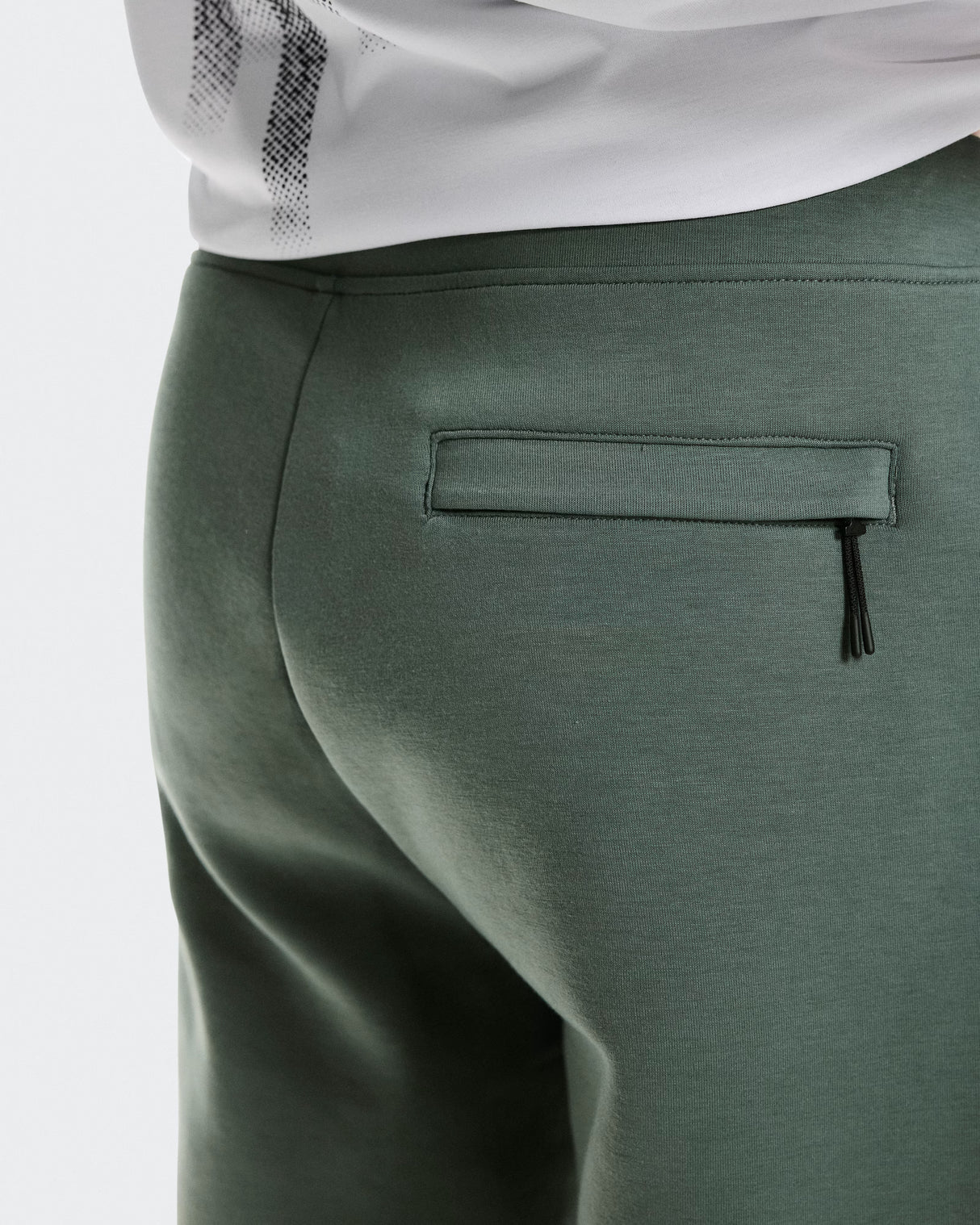 Jogging On Core Focus Tech Sweatpants Olive