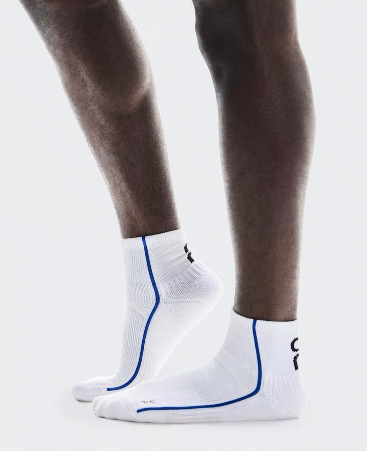 Chaussettes On Court Sock Mid blanc et indigo confortables