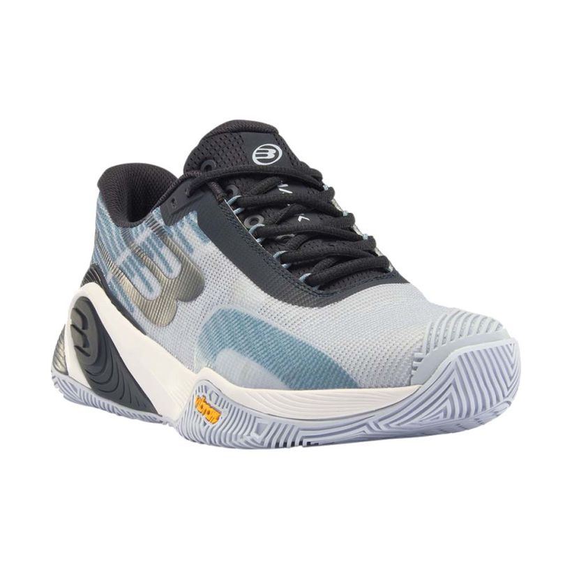 Chaussures Bullpadel Hack Vibram 24I en action sur le terrain