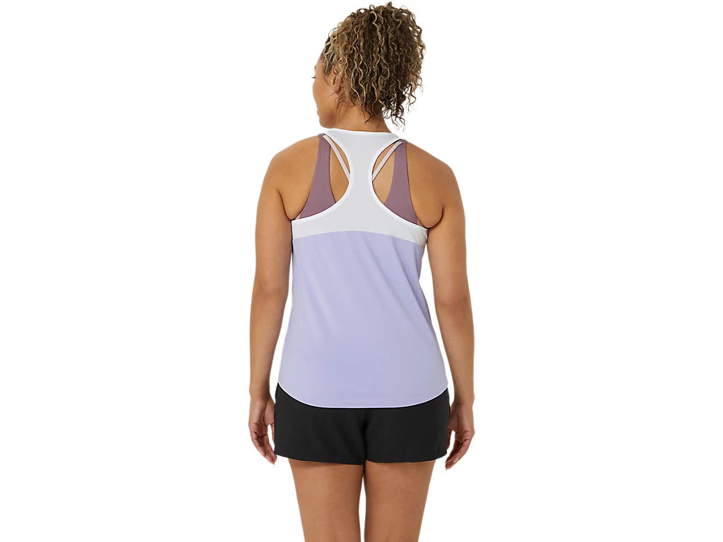 Débardeur Asics Court Tank Vapor White porté en action