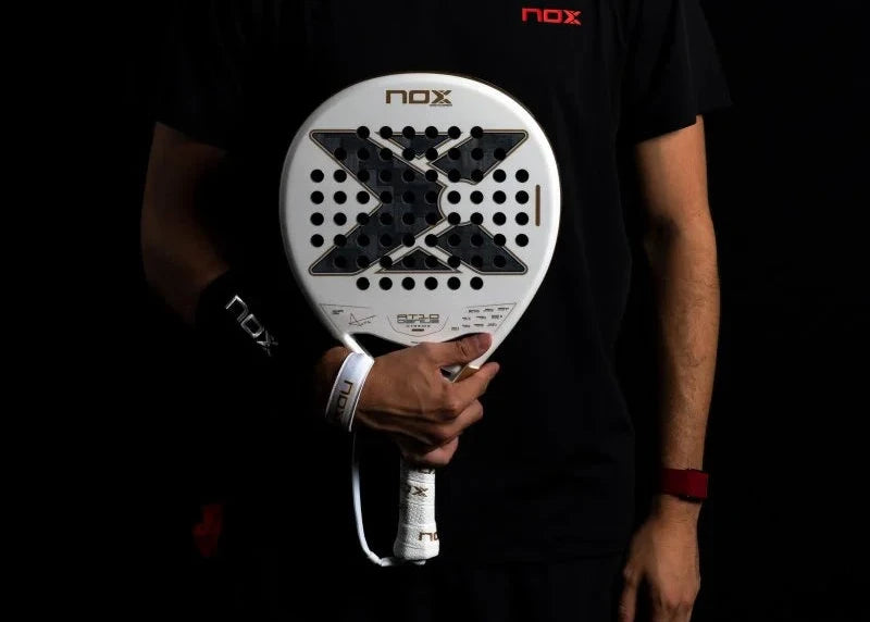 Pala de pádel Nox AT10 Luxury Genius 12K Alum XTREM 2026 de Agustín Tapia