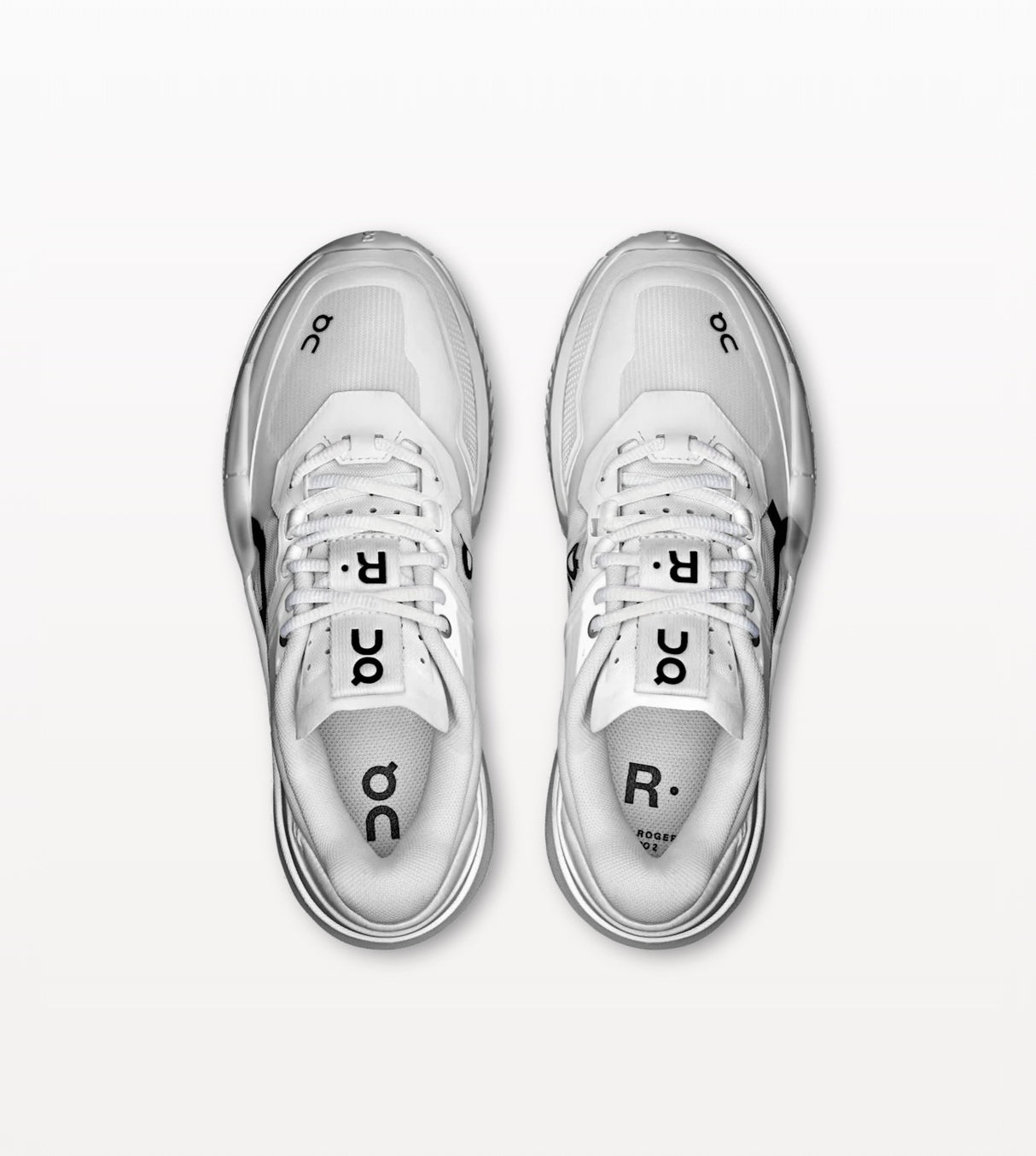 Chaussures de padel pour femmes ON THE ROGER Pro 2, couleur blanche, vue de côté, design sportif et moderne