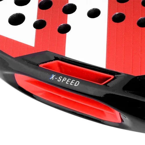 Pala Tecnifibre Curva Speed en action sur le terrain de padel