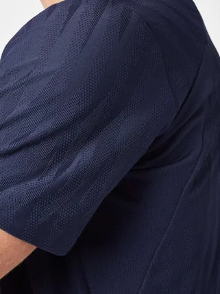 T-shirt Adidas Freelift Legend Ink pour hommes en coton, avec logo Adidas visible sur la poitrine.