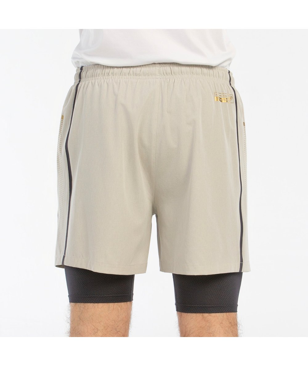 Short Bullpadel Barde Piedra Vigore porté sur le court