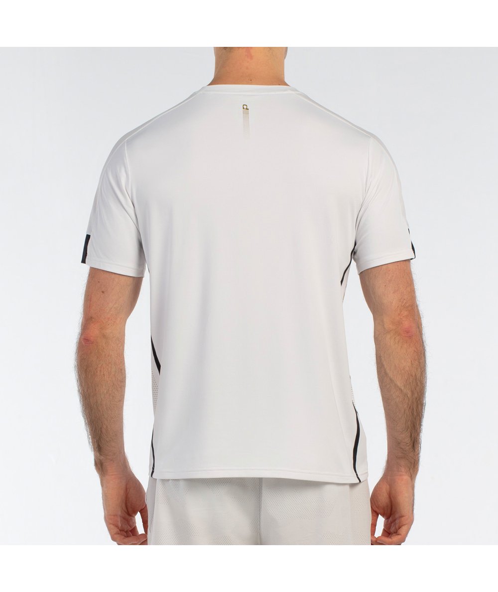 Tee Shirt Bullpadel Borni Blanc porté sur le court
