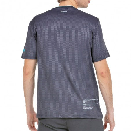 Tee Shirt Bullpadel Meira Carbon en action sur le terrain