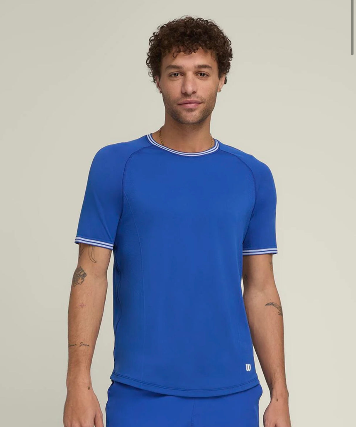 Tee Shirt Wilson Bleu, confort et performance sportive