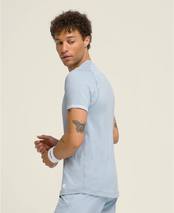 Tee Shirt Wilson Bleu Ciel, essentiel pour sportifs exigeants