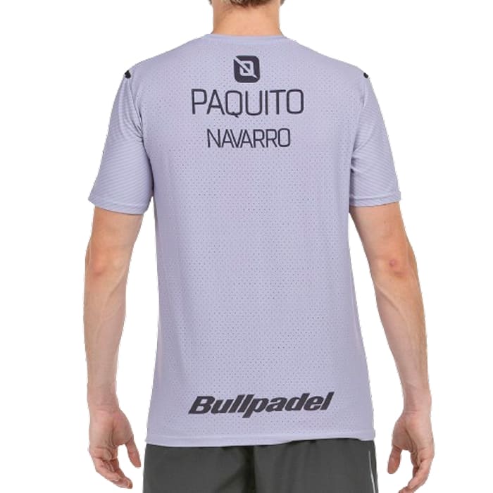 Joueur portant le Tee Shirt Bullpadel Paquito Navarro Topo en match