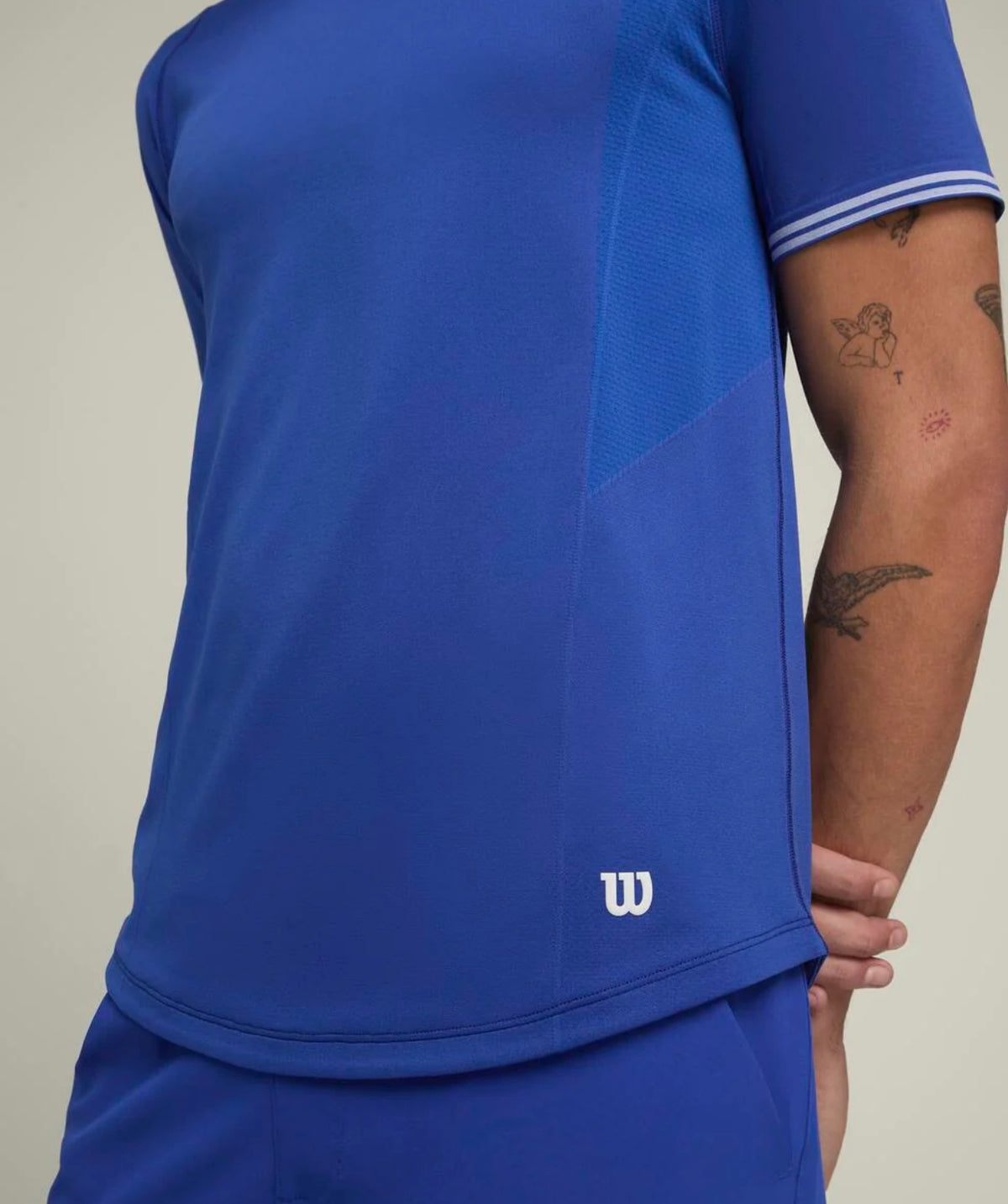 Vêtement sportif Wilson, design moderne