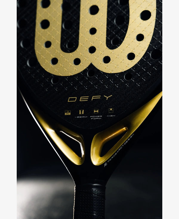 Détails de la surface de frappe Wilson Defy V1