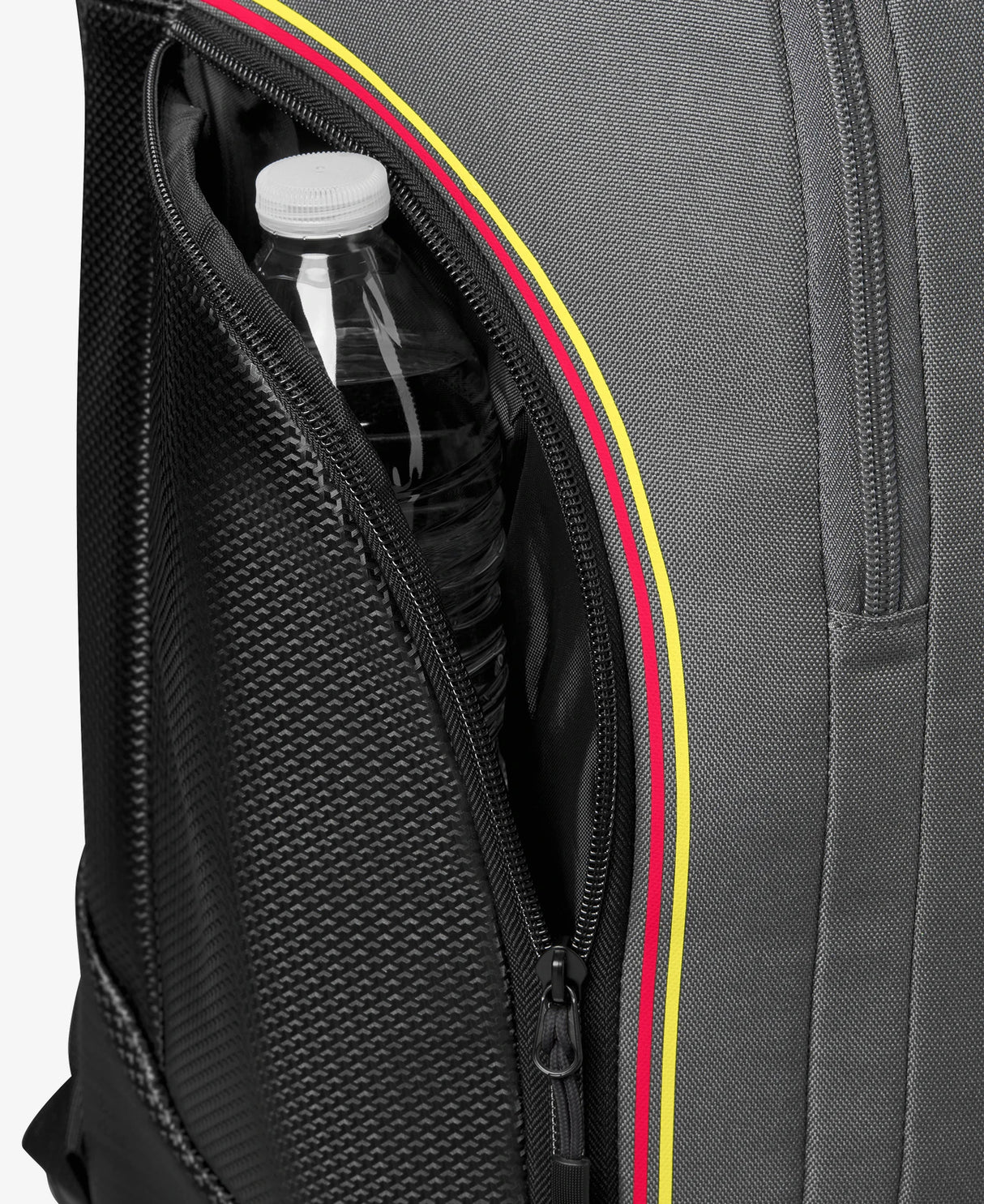 Fermeture principale et rangements du sac Wilson Tour Pro Staff