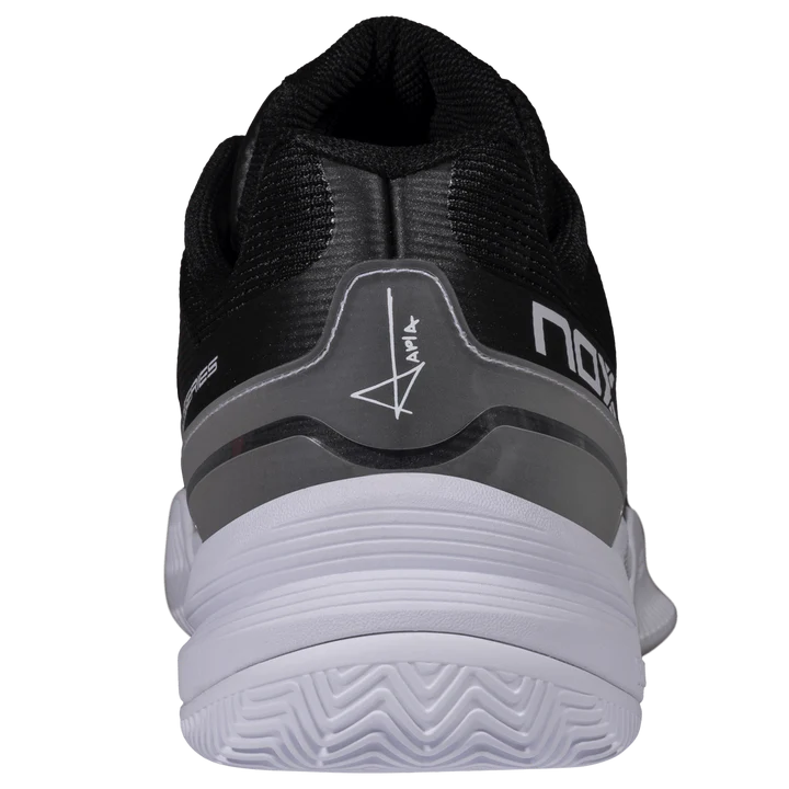 Chaussures de padel NOX AT10 Pro Noir / Blanc
