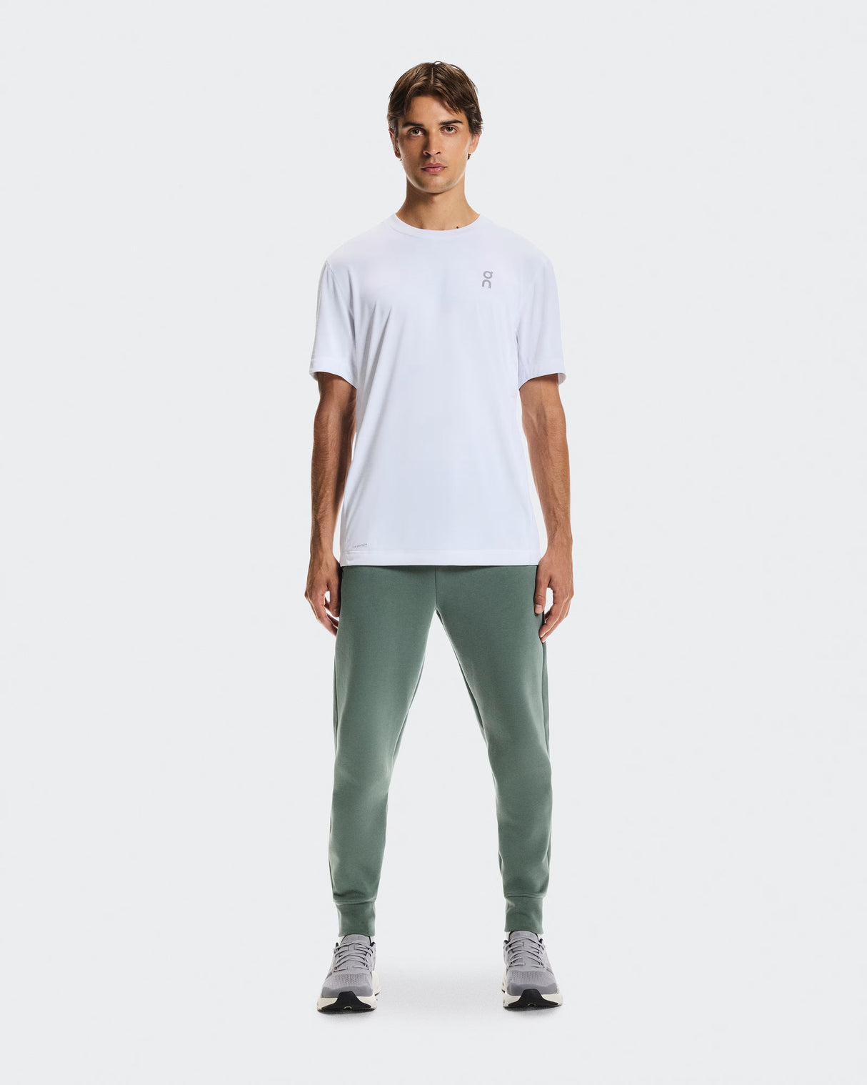 Jogging On Core Focus Tech Sweatpants Olive