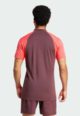 Profil Polo Adidas Freelift Lucid Red pour liberté de mouvement