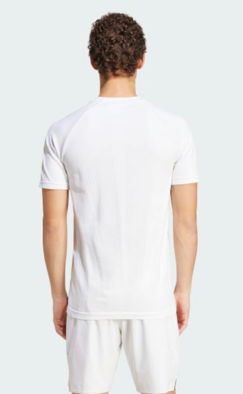 Tee Shirt Adidas Pro Aeroready FreeLift porté sur terrain