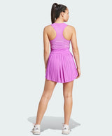 Détail tissu respirant Robe Adidas Pro