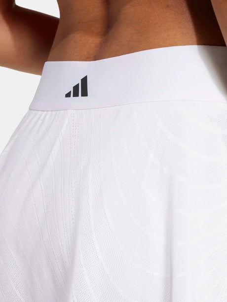 Détail matière et couture de la Jupe Adidas Wow Blanc