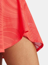 Détail matière et couture de la Jupe Adidas Wow Lucid Red