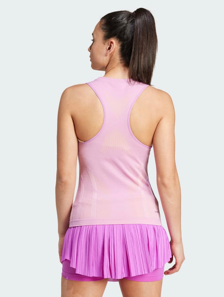 Débardeur Adidas Y Tank Pro porté sur terrain