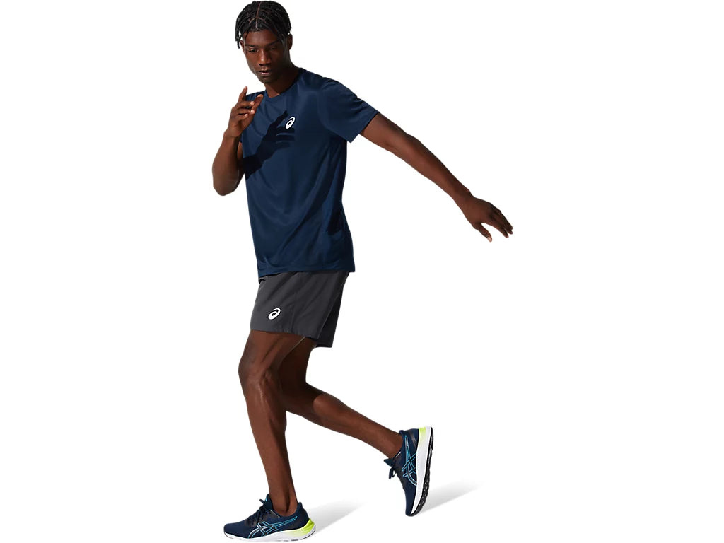 Tee Shirt Asics French Blue porté pendant le padel