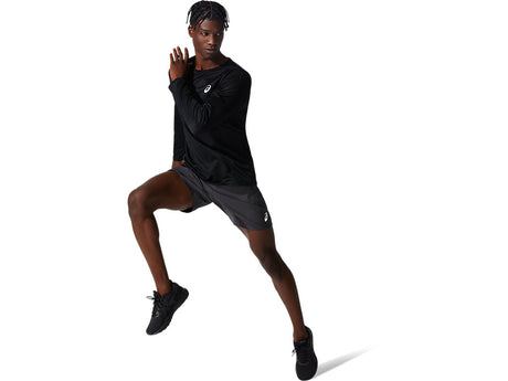 Tee Shirt LS Black porté pendant une activité sportive
