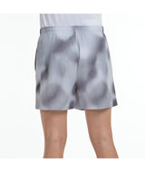 Model wearing Short Bullpadel Mos Gris Perla