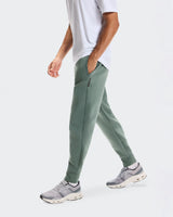 Jogging On Core Focus Tech Sweatpants Olive