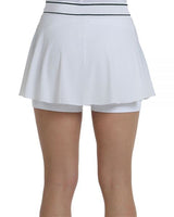 Jupe Bullpadel Laza Blanc sur le court de padel