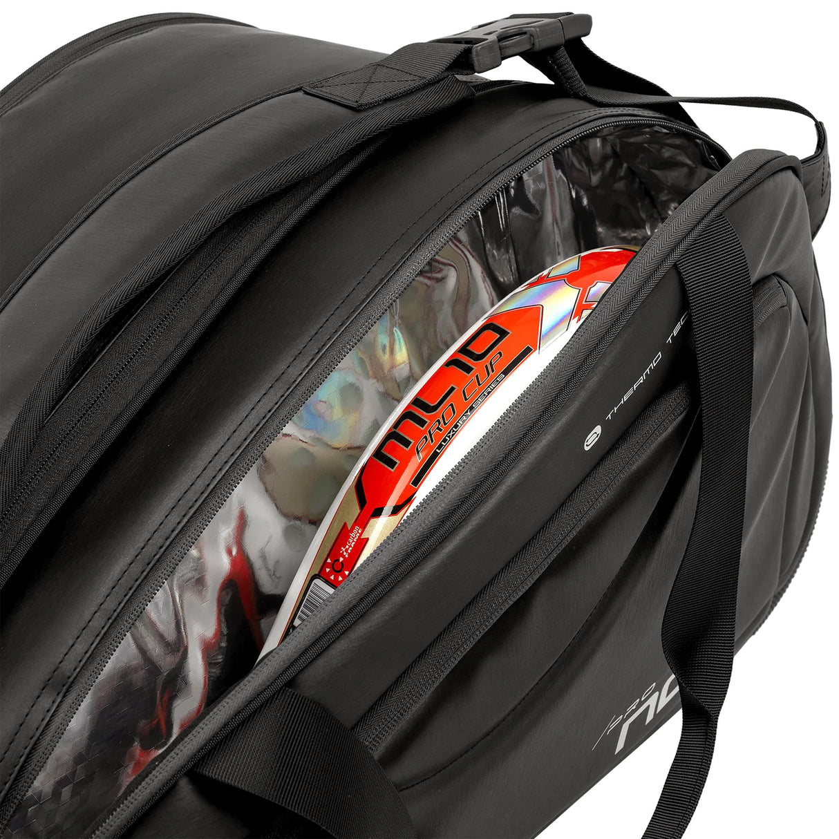 Sac Nox Pro Noir porté sur l’épaule