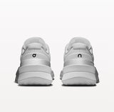 Chaussures de padel ON THE ROGER Pro 2 pour femmes, blanc tout en arrière, design moderne et confort optimal.