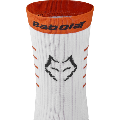 Chaussettes de padel Babolat Lebron blanches, accessoires de sport pour le padel, conçues pour confort et performance.