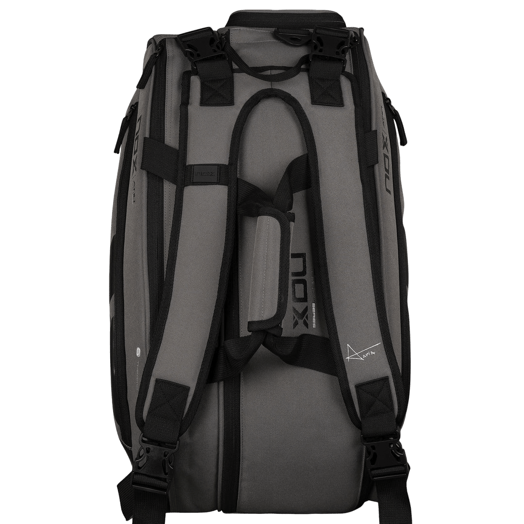 Sac Nox AT10 Team Gris / Noir en action, transport de raquettes et accessoires