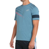 Tee Shirt Bullpadel Cambre Azul Sombre Vigore en action sur le terrain