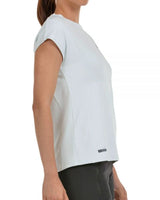 Tee Shirt Bullpadel Portas Hielo porté sur le court