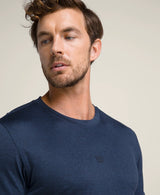 Détails du tissu et design du Tee Shirt Wilson Every Performance Navy