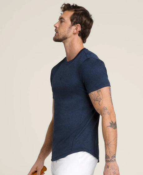 Tee Shirt Wilson Every Performance Navy porté en action sur le terrain