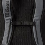 Vue latérale du sac Wilson Pro Staff avec poches zippées