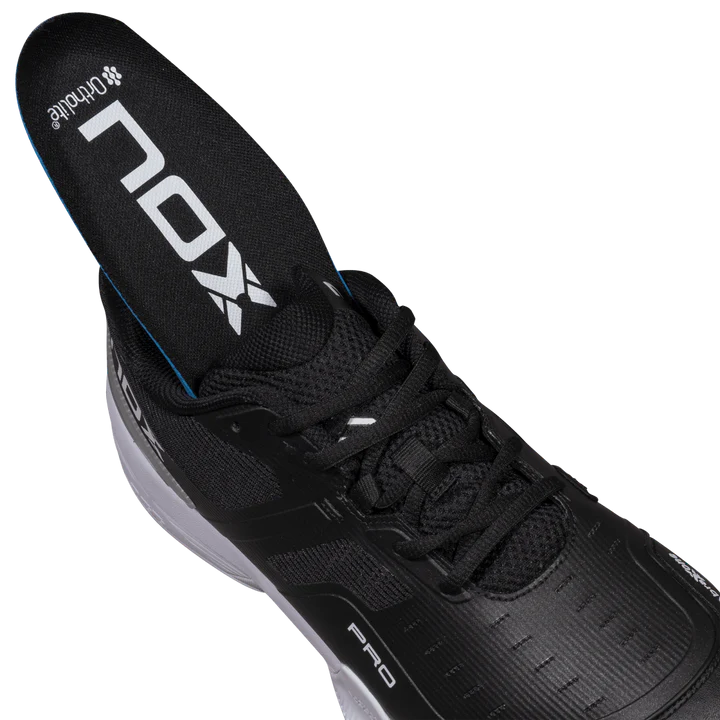 Chaussures de padel NOX AT10 Pro Noir / Blanc